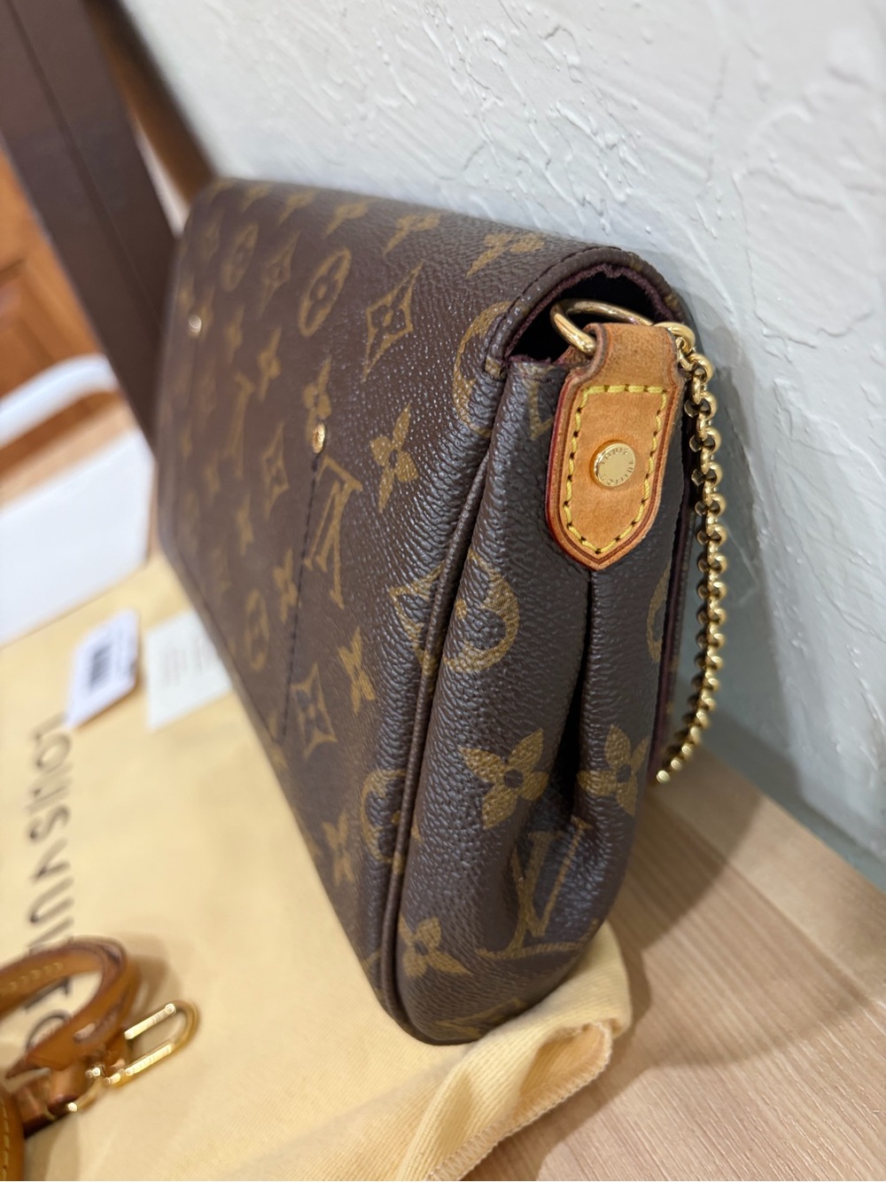 Louis Vuitton Brown Monogram Crossbody Bag with Gold Chain - Picture 6 of 10